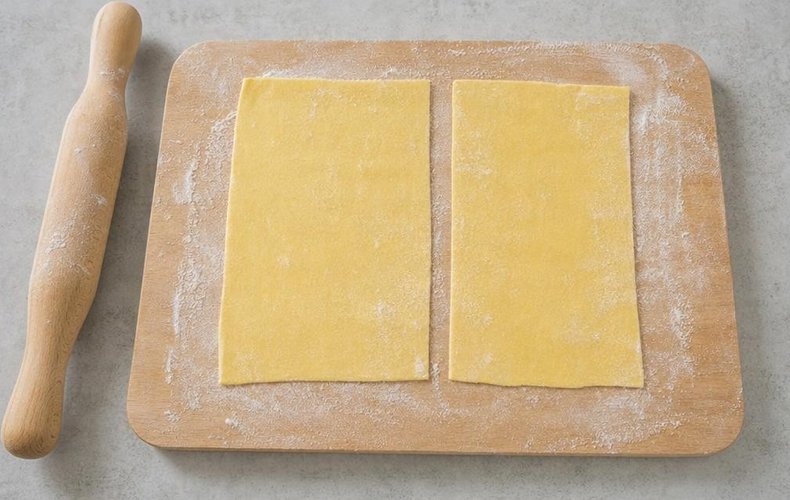 Salmon and Shrimp Lasagna, step 2: rolling out the pasta and cutting rectangles