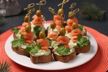 Recipe Salmon Crostini with Ricotta and Avocado Mousse