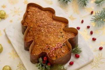 Recipe Savory Christmas Tree with Tuna, Sun-Dried Tomatoes and Olives