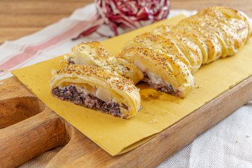 Recipe Savory Radicchio, Gorgonzola and Pear Strudel