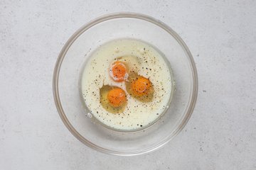 Savory ring cake, preparation step 1