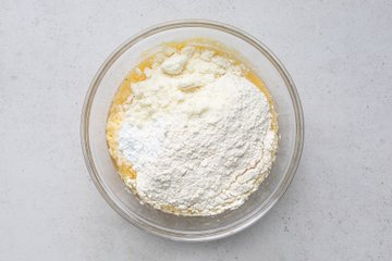 Savory ring cake, preparation step 2