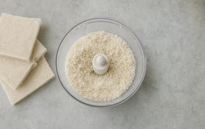 Blending sandwich bread into fine crumbs