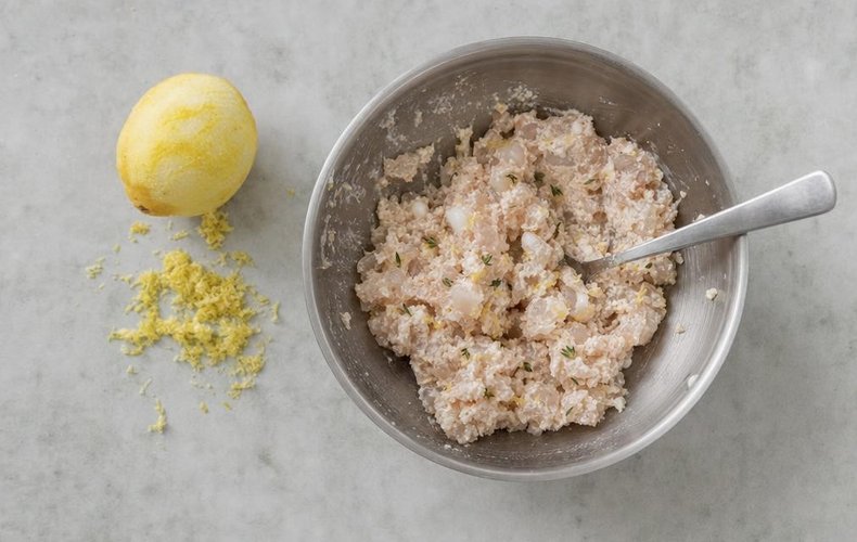 Shrimp and ricotta filling with lemon zest and thyme