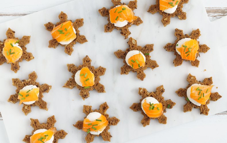 Smoked salmon and goat cheese crostini