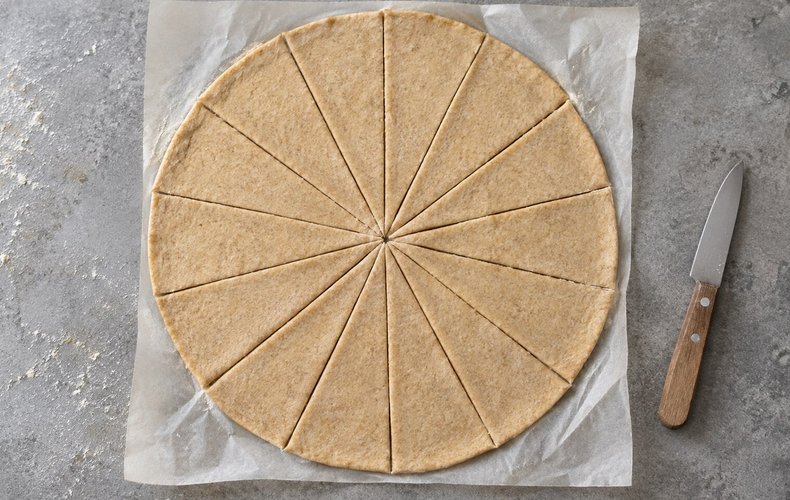 Smoked Salmon Puff Pastry Crescents, step 2: the puff pastry cut into 16 triangles