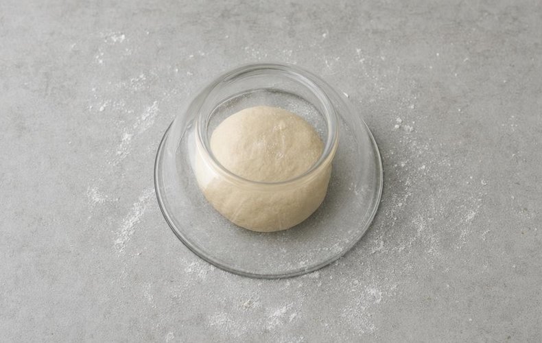 Apple Strudel, step 2: the ball of dough resting