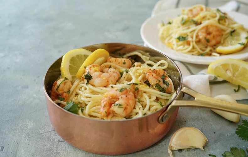 Spaghetti with lemon and shrimp