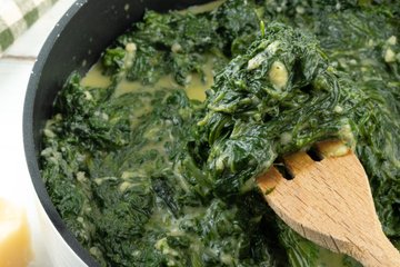 Recipe Sautéed Spinach with Butter and Cheese