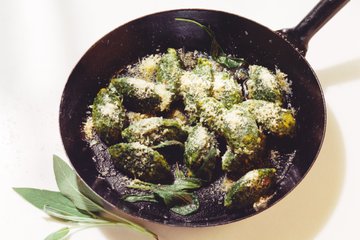 Recipe Strangolapreti (Trentino Spinach and Bread Gnocchi)