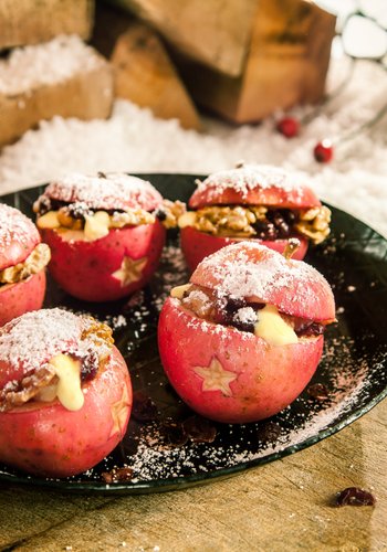 Recipe Stuffed Baked Apples with Nuts and Custard Sauce