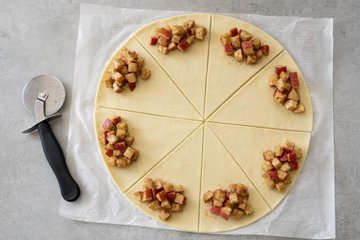 Super Quick Apple Cinnamon Crescents, step 2: cutting the puff pastry into triangles