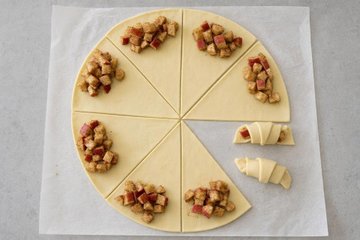 Super Quick Apple Cinnamon Crescents, step 2: filling the triangles with apple and rolling them up