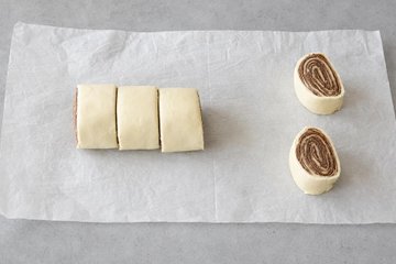 Super Quick Nutella Brioches, step 3: slicing the chilled roll