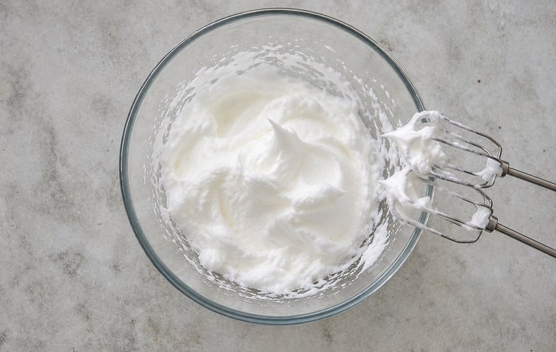 Tiramisu with Cantucci, step 1: egg whites beaten to stiff peaks
