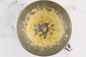 Making Vanillekipferl, photo 2