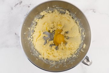 Making Vanillekipferl, photo 3
