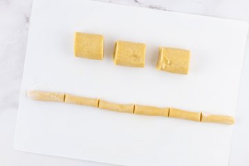 Making Vanillekipferl, photo 8
