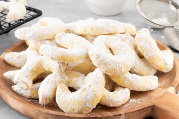 Recipe Vanillekipferl (Vanilla Crescent Cookies)
