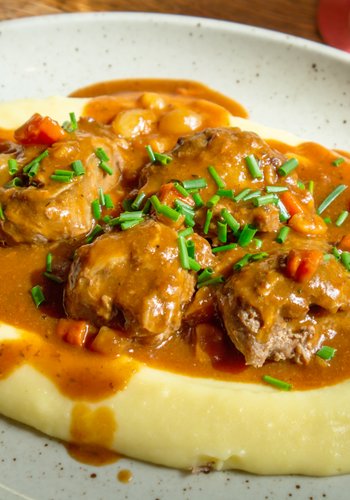Recipe Veal Cheeks with White Wine and Porcini