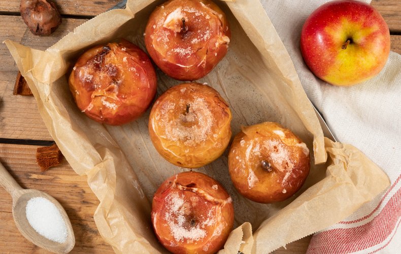 Whole baked apples
