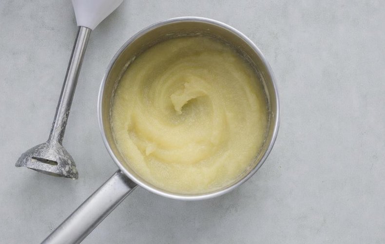 Zefir Christmas Trees, step 2: apples blended into a thick puree