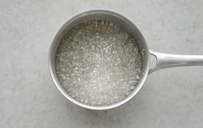Zefir Christmas Trees, step 5: water, sugar and agar agar syrup in a small saucepan